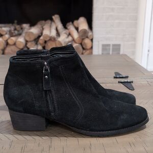 NWOB Blondo Suede Waterproof Ankle Booties Size 9.5